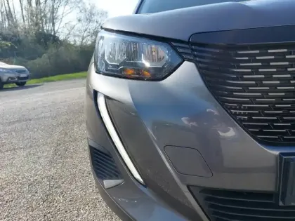 Photo 15 Peugeot 2008  BlueHDi 110 S&S BVM6