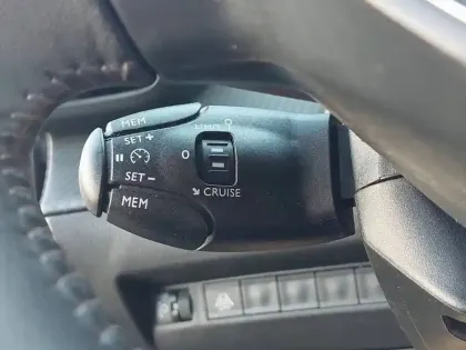 Photo 20 Peugeot 2008  BlueHDi 110 S&S BVM6