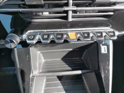 Photo 22 Peugeot 2008  BlueHDi 110 S&S BVM6