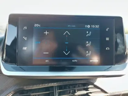 Photo 24 Peugeot 2008  BlueHDi 110 S&S BVM6