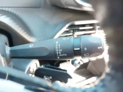 Photo 18 Peugeot 2008  BlueHDi 110 S&S BVM6