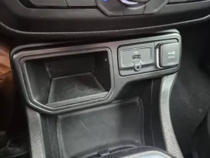 Photo 28 Jeep Renegade  1.6 I E.torQ Evo S&S 110 ch