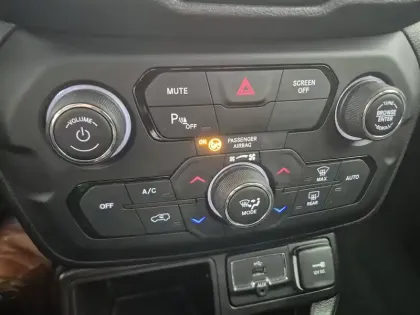 Photo 29 Jeep Renegade  1.6 I E.torQ Evo S&S 110 ch