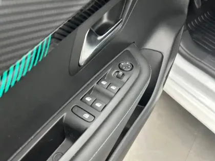 Photo 59 Peugeot 208  BlueHDi 100 S&S BVM6