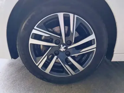 Photo 12 Peugeot 208  BlueHDi 100 S&S BVM6