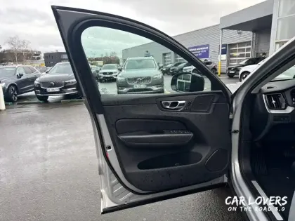 Photo 27 Volvo Xc60  T6 Recharge AWD 253 ch + 145 ch Geartronic 8