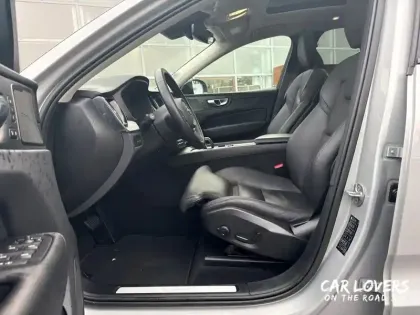 Photo 9 Volvo Xc60  T6 Recharge AWD 253 ch + 145 ch Geartronic 8