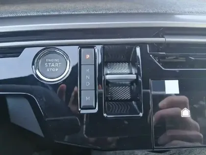 Photo 13 Peugeot 5008  Hybrid 145 e-DCS6