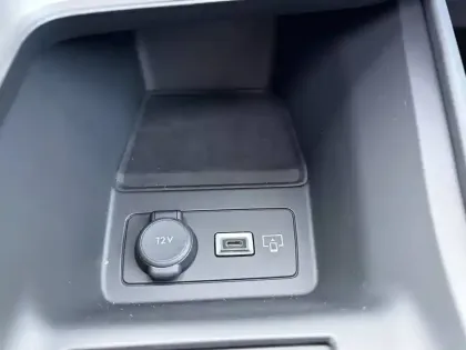 Photo 35 Peugeot 408  Electrique 58 kWh 210 ch