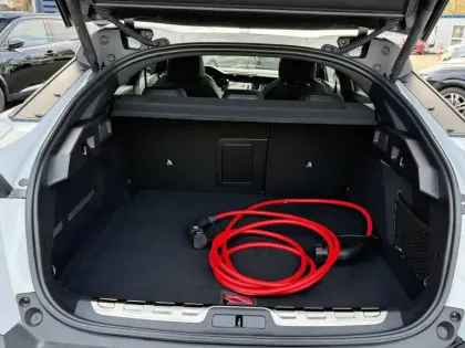 Photo 42 Peugeot 408  Electrique 58 kWh 210 ch