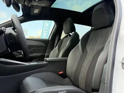 Photo 45 Peugeot 408  Electrique 58 kWh 210 ch