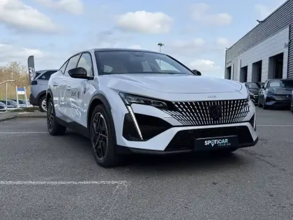 Photo 40 Peugeot 408  Electrique 58 kWh 210 ch