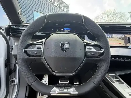 Photo 29 Peugeot 408  Electrique 58 kWh 210 ch