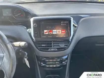 Photo 66 Peugeot 208  PureTech 110ch S&S BVM6