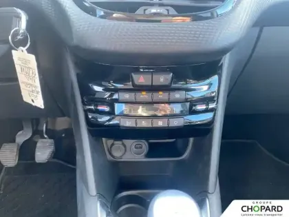 Photo 75 Peugeot 208  PureTech 110ch S&S BVM6