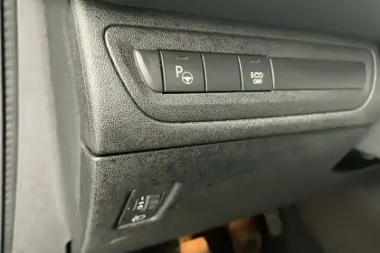 Photo 51 Peugeot 208  PureTech 110ch S&S BVM6