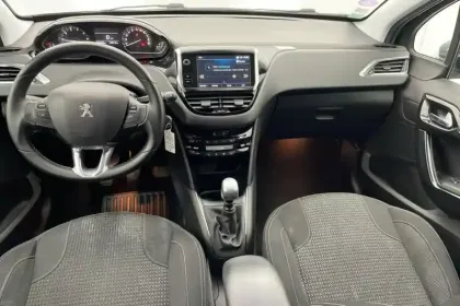 Photo 151 Peugeot 208  PureTech 110ch S&S BVM6