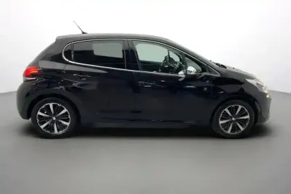 Photo 148 Peugeot 208  PureTech 110ch S&S BVM6