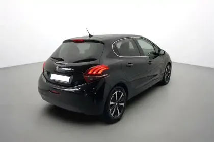 Photo 41 Peugeot 208  PureTech 110ch S&S BVM6