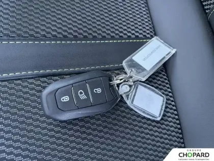 Photo 13 Peugeot 2008  Electrique 54 kWh 156 ch