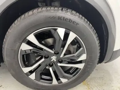 Photo 17 Peugeot 2008  PureTech 130 S&S EAT8