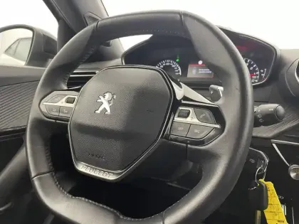 Photo 28 Peugeot 2008  PureTech 130 S&S EAT8