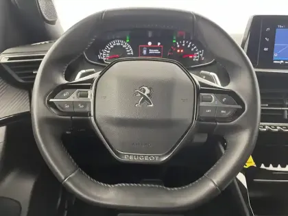 Photo 22 Peugeot 2008  PureTech 130 S&S EAT8