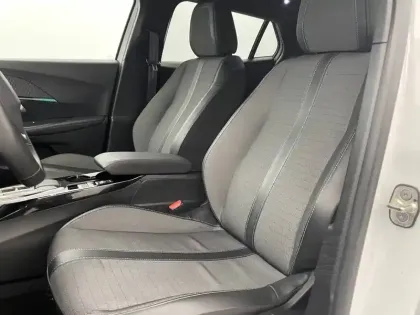 Photo 13 Peugeot 2008  PureTech 130 S&S EAT8