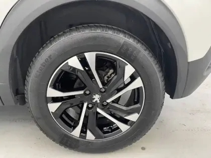 Photo 15 Peugeot 2008  PureTech 130 S&S EAT8