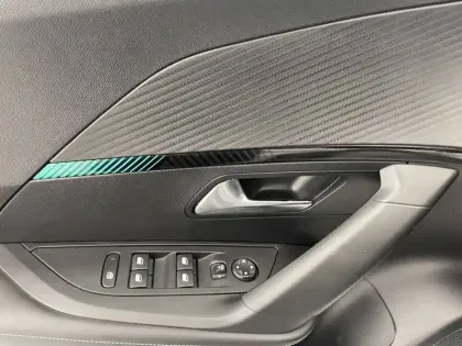 Photo 31 Peugeot 2008  PureTech 130 S&S EAT8