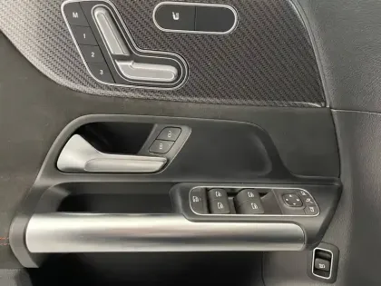 Photo 27 Mercedes GLA  200 d 8G-DCT