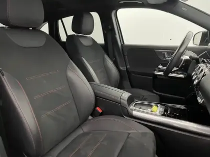 Photo 28 Mercedes GLA  200 d 8G-DCT