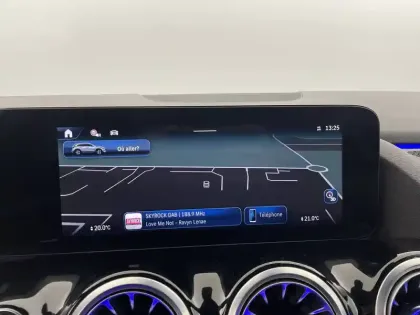 Photo 20 Mercedes GLA  200 d 8G-DCT