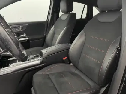 Photo 14 Mercedes GLA  200 d 8G-DCT