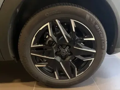 Photo 37 Peugeot 3008  Hybrid 145 e-DCS6