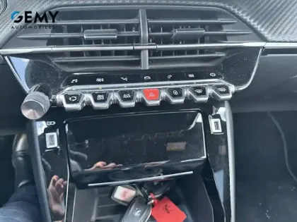 Photo 30 Peugeot 2008  BlueHDi 110 S&S BVM6