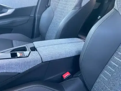 Photo 47 Peugeot 3008  Hybrid 136 e-DCS6