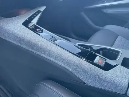 Photo 48 Peugeot 3008  Hybrid 136 e-DCS6