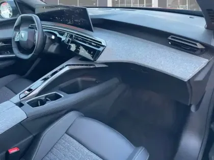 Photo 45 Peugeot 3008  Hybrid 136 e-DCS6