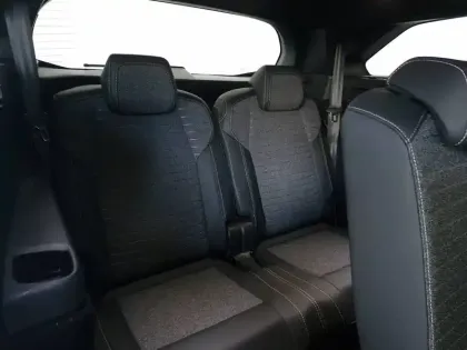 Photo 21 Peugeot 5008  Hybrid 136 e-DCS6