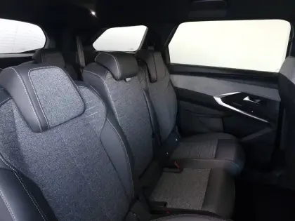 Photo 22 Peugeot 5008  Hybrid 136 e-DCS6