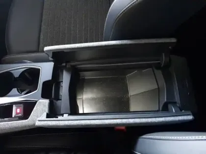 Photo 42 Peugeot 5008  Hybrid 136 e-DCS6