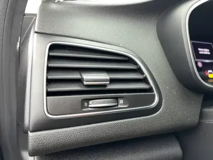 Photo 36 Renault Megane Mégane IV Estate Blue dCi 115 EDC - 21N