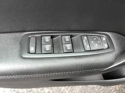 Photo 87 Renault Megane Mégane IV Estate Blue dCi 115 EDC - 21N