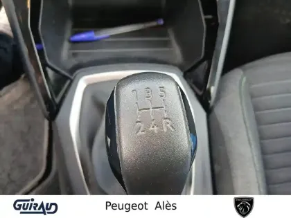 Photo 15 Peugeot 208  PureTech 75 S&S BVM5