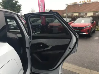 Photo 11 Peugeot 3008  Hybrid 145 e-DCS6