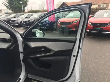 Photo 15 Peugeot 3008  Hybrid 145 e-DCS6