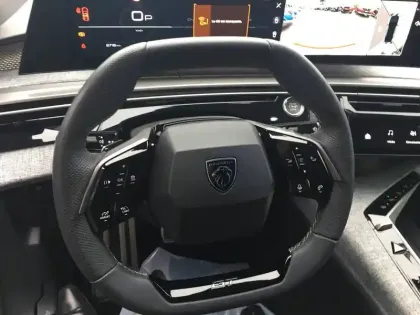 Photo 16 Peugeot 3008  Hybrid 145 e-DCS6