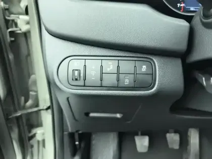 Photo 16 Kia Carens  1.6 GDi 135 ch ISG 7 pl Active