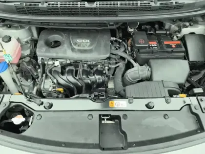 Photo 6 Kia Carens  1.6 GDi 135 ch ISG 7 pl Active